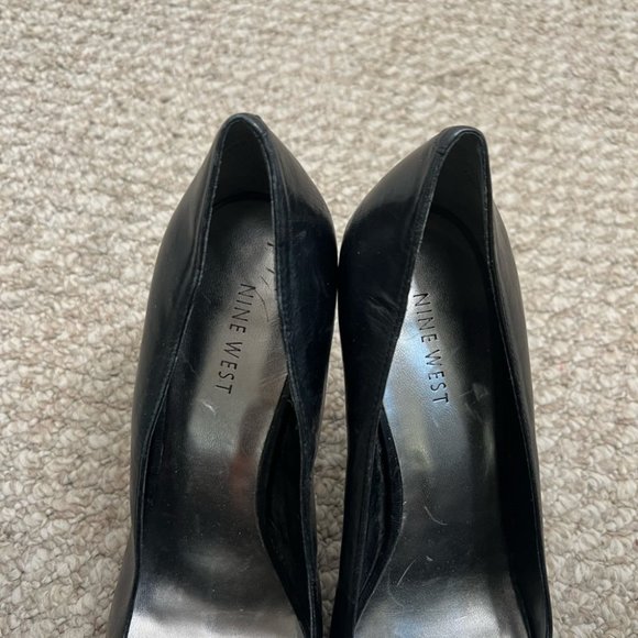 Nine West platform black peep toe heels studded size 10 - Picture 9 of 9